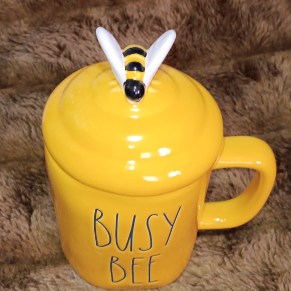 Rae Dunn BUSY BEE coffee/tea mug with topper - Picture 3 of 9